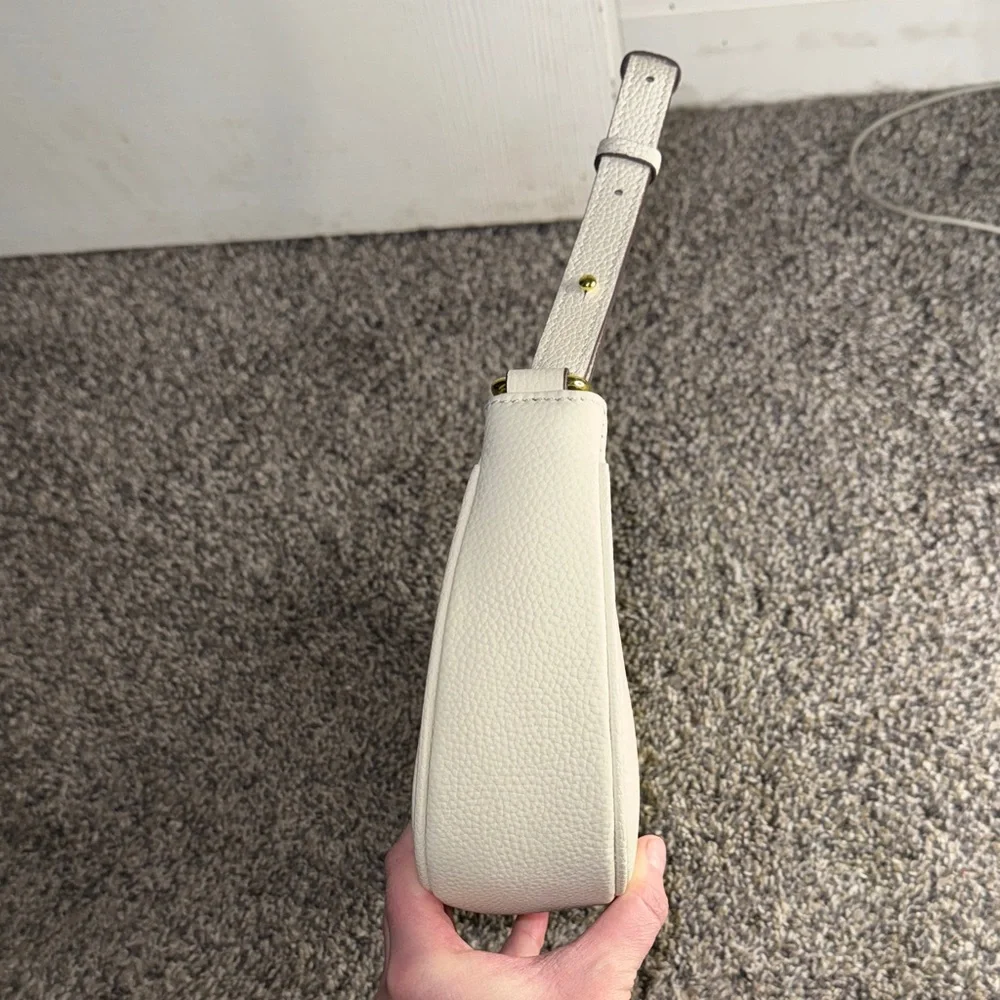 Prema Leathers Ava Crescent Bag - Picture 4 of 12